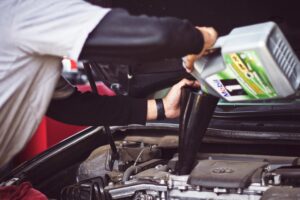 Careful Technician Oil Change for Cheap